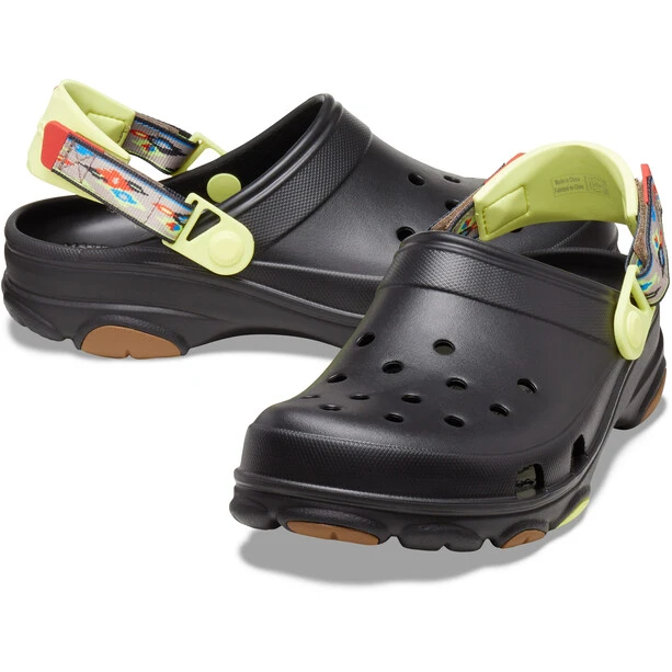 Crocs Classic All Terrain Ikat Sabots, Noir 2 Crocs Classic All Terrain Ikat Sabots, Noir – Image 2